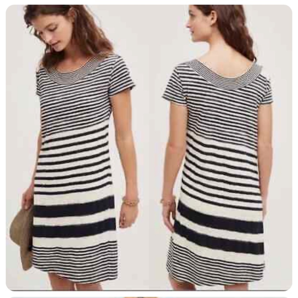 Anthropologie Mauve Haven Soft Knit Striped Navy White Shift Dress W-640 Size M
